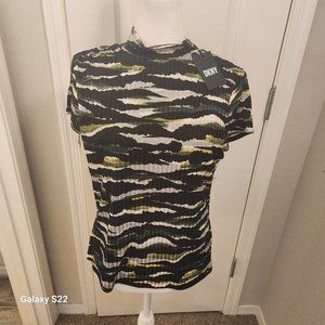 DKNY Short (Cap like sleeves) Sleeve Blouse. NWT. Size Large.